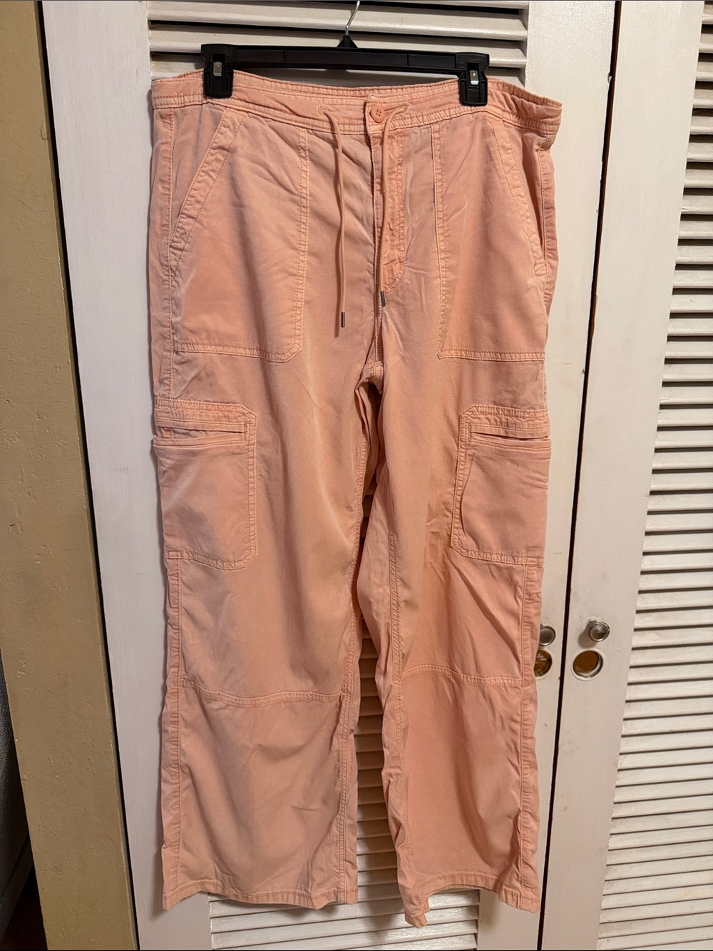Women’s Casual Cargo Pants - Light Peach